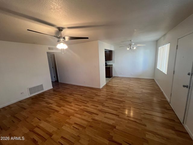 1702 W TUCKEY Lane 131, Phoenix, AZ 85015