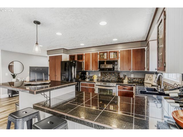 361 Sw 12TH Ave, Canby, OR 97013