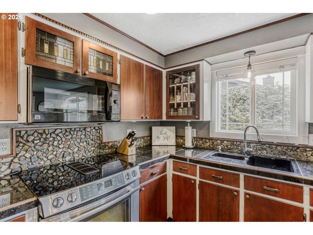 361 Sw 12TH Ave, Canby, OR 97013