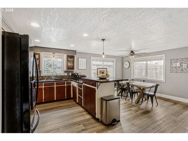 361 Sw 12TH Ave, Canby, OR 97013