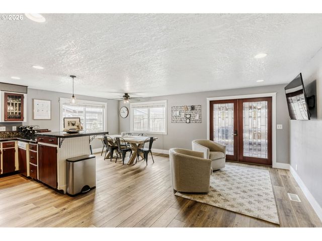 361 Sw 12TH Ave, Canby, OR 97013