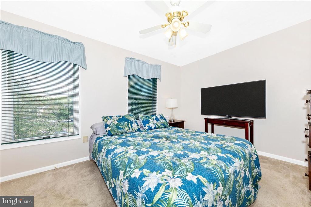 Image 12 of property listing at 12573 CORAL GROVE PL, Germantown, MD 20874