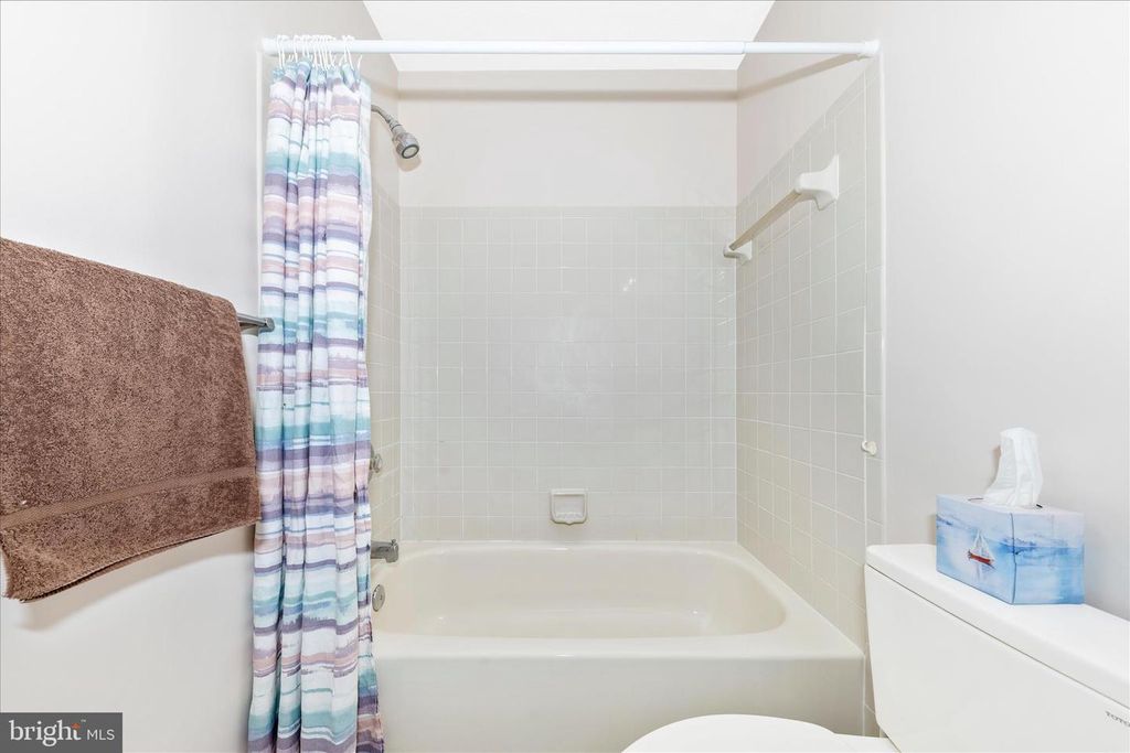Image 15 of property listing at 12573 CORAL GROVE PL, Germantown, MD 20874