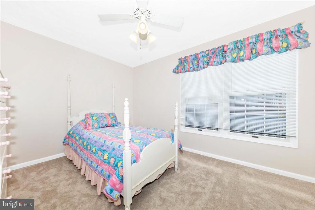 Image 16 of property listing at 12573 CORAL GROVE PL, Germantown, MD 20874