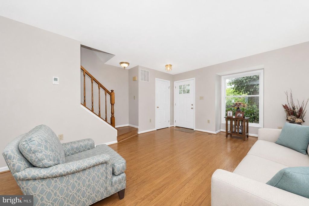 Image 3 of property listing at 12573 CORAL GROVE PL, Germantown, MD 20874