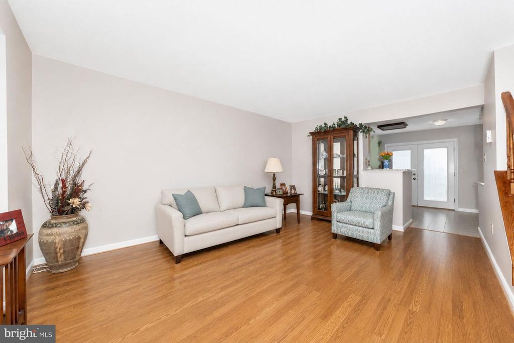 Image 5 of property listing at 12573 CORAL GROVE PL, Germantown, MD 20874