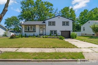 33 Larchmont Road, Edison, NJ 08837