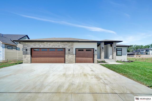 3630 Tree Line Drive, Lincoln, NE 68516