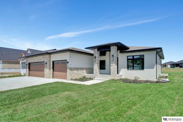3630 Tree Line Drive, Lincoln, NE 68516