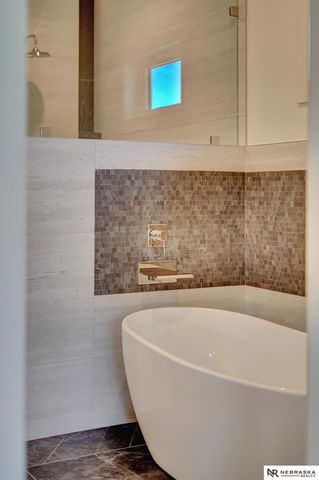 3630 Tree Line Drive, Lincoln, NE 68516