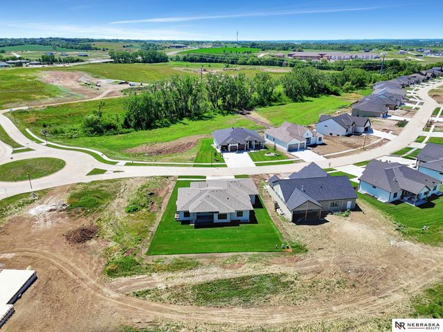 3630 Tree Line Drive, Lincoln, NE 68516