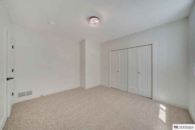 3630 Tree Line Drive, Lincoln, NE 68516