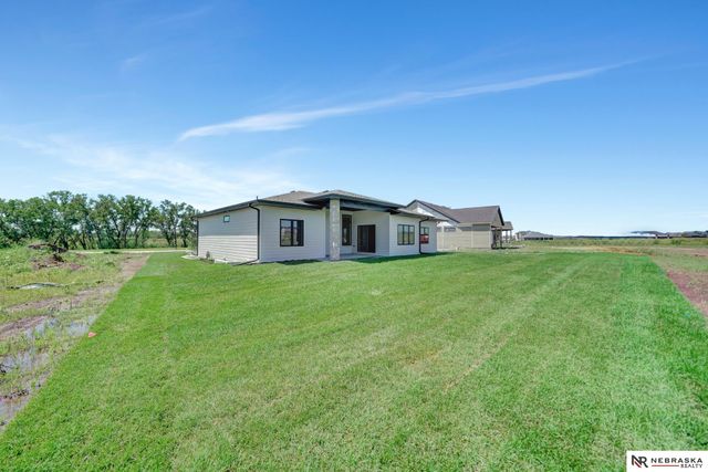 3630 Tree Line Drive, Lincoln, NE 68516