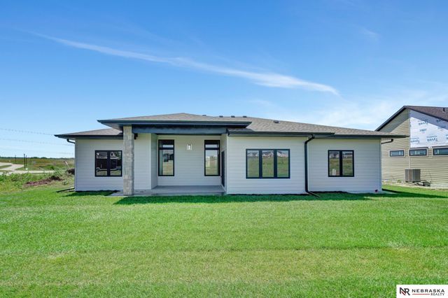 3630 Tree Line Drive, Lincoln, NE 68516