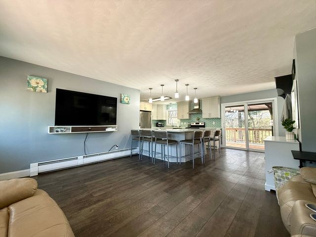 47 Shady Lane Ave, Northborough, MA 01532