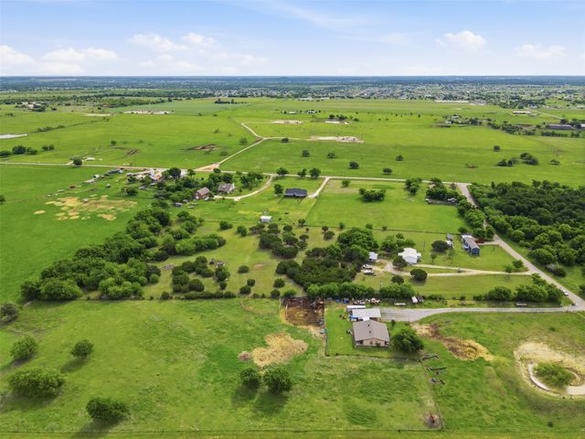 5505 Comanche Drive, Godley, TX 76044