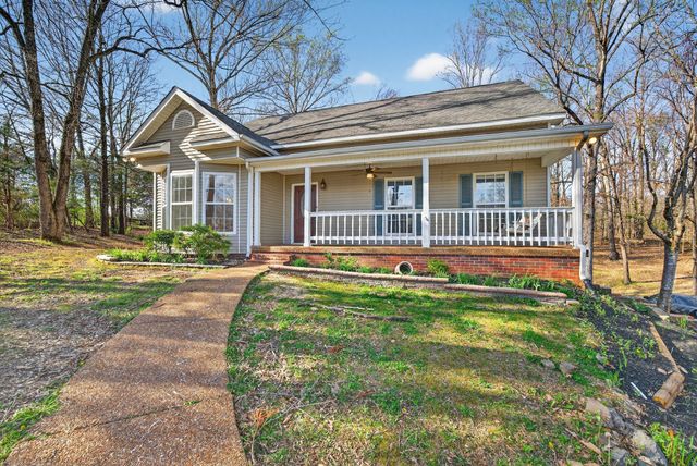 608 Beechtree Ct, Burns, TN 37029