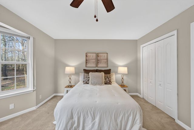 608 Beechtree Ct, Burns, TN 37029