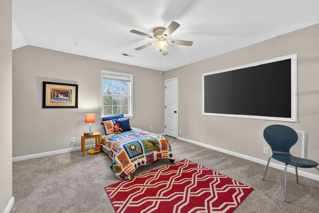 608 Beechtree Ct, Burns, TN 37029