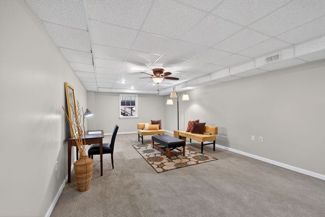 608 Beechtree Ct, Burns, TN 37029