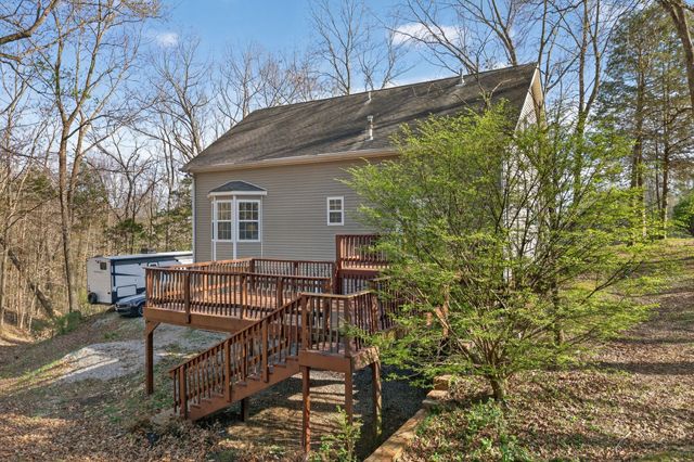 608 Beechtree Ct, Burns, TN 37029