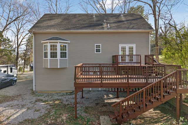 608 Beechtree Ct, Burns, TN 37029