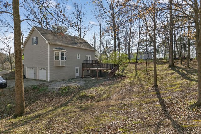 608 Beechtree Ct, Burns, TN 37029