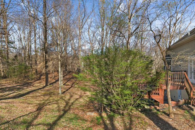 608 Beechtree Ct, Burns, TN 37029