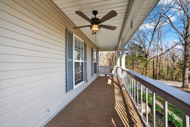 608 Beechtree Ct, Burns, TN 37029