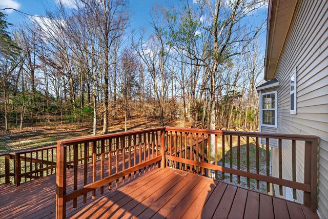 608 Beechtree Ct, Burns, TN 37029