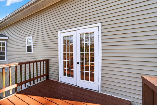 608 Beechtree Ct, Burns, TN 37029