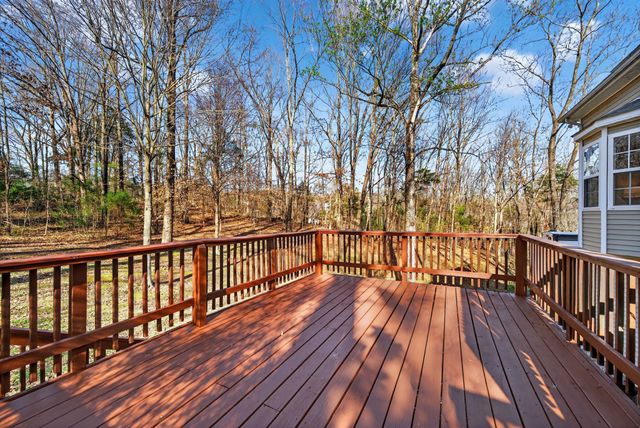 608 Beechtree Ct, Burns, TN 37029