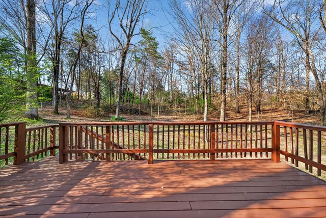 608 Beechtree Ct, Burns, TN 37029