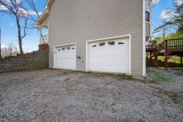 608 Beechtree Ct, Burns, TN 37029