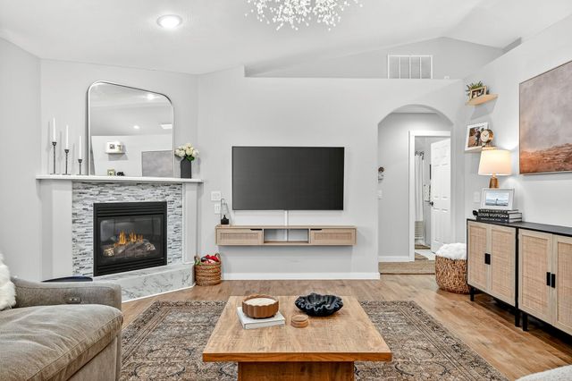 788 S Hackberry Avenue, Nixa, MO 65714