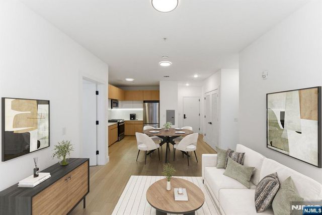 649 38th Street 203, Union City, NJ 07087