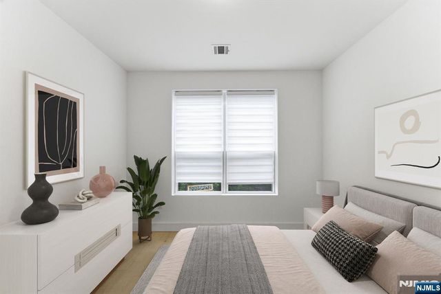 649 38th Street 203, Union City, NJ 07087