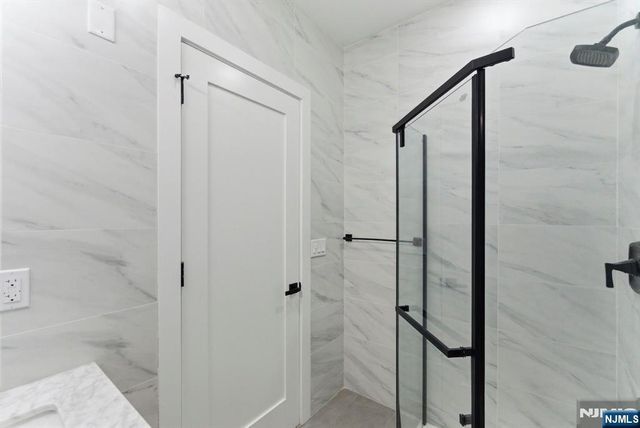 649 38th Street 203, Union City, NJ 07087