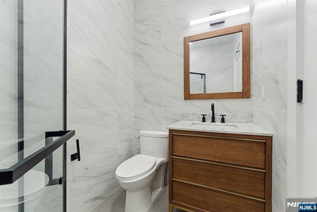 649 38th Street 203, Union City, NJ 07087