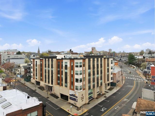 649 38th Street 203, Union City, NJ 07087