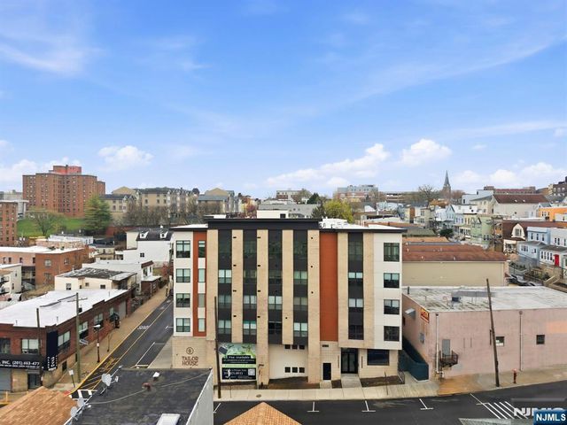 649 38th Street 203, Union City, NJ 07087