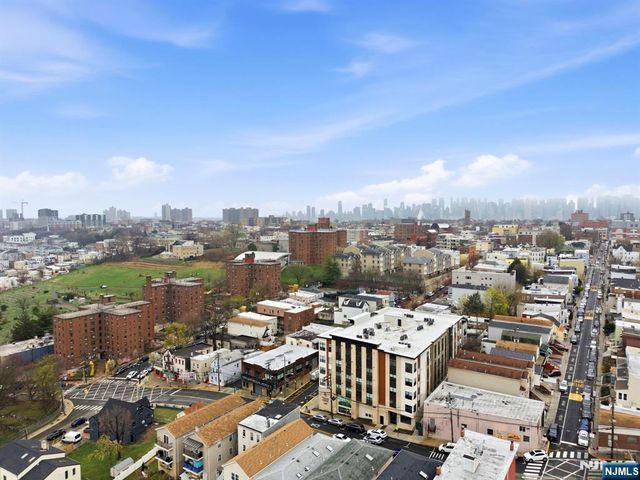 649 38th Street 203, Union City, NJ 07087