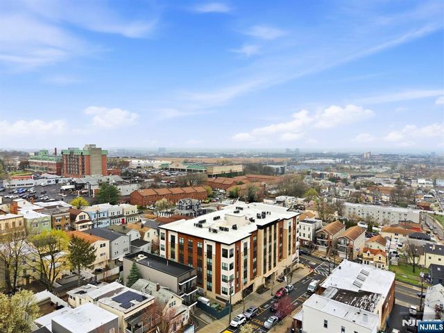 649 38th Street 203, Union City, NJ 07087