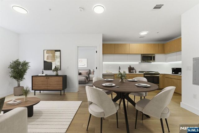 649 38th Street 203, Union City, NJ 07087