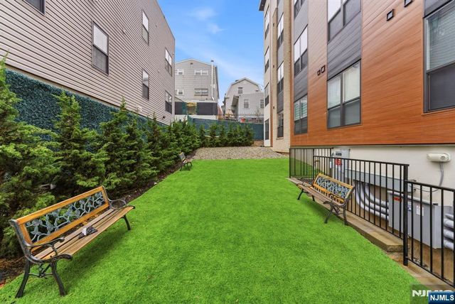 649 38th Street 203, Union City, NJ 07087