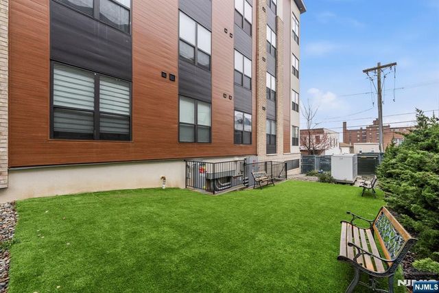 649 38th Street 203, Union City, NJ 07087