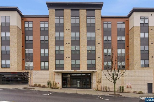 649 38th Street 203, Union City, NJ 07087