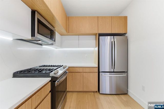 649 38th Street 203, Union City, NJ 07087