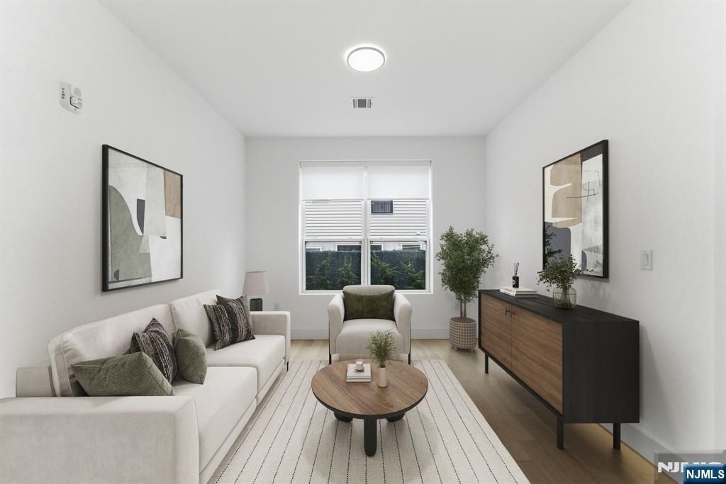 649 38th Street 203, Union City, NJ 07087