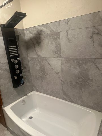 6837 S MAPLEWOOD Street 1R, Chicago, IL 60629